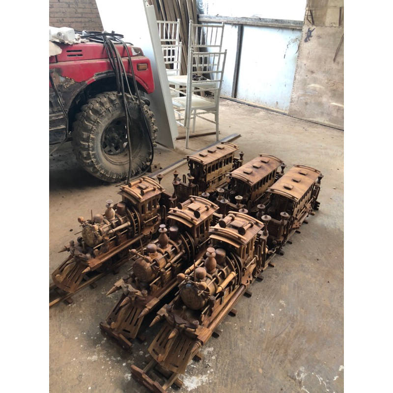 Miniatur Kereta Api plus rel bisa berjalan