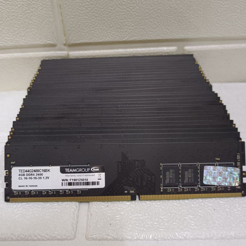Memori/Ram TeamGroup Ddr4 4Gb 2400 Mhz LONG DIMM-RAM PC Like New