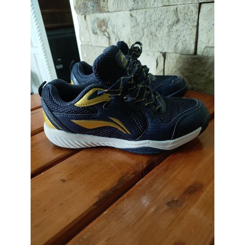Sepatu olahraga bulutangkis anak Sepatu badminton anak li-ning dan flypower size anak original