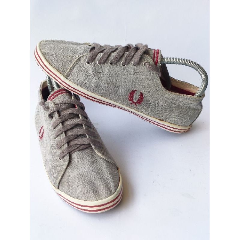 Sepatu Sneakers Fred Perry Canvas Silver Original (Preloved) (Second)