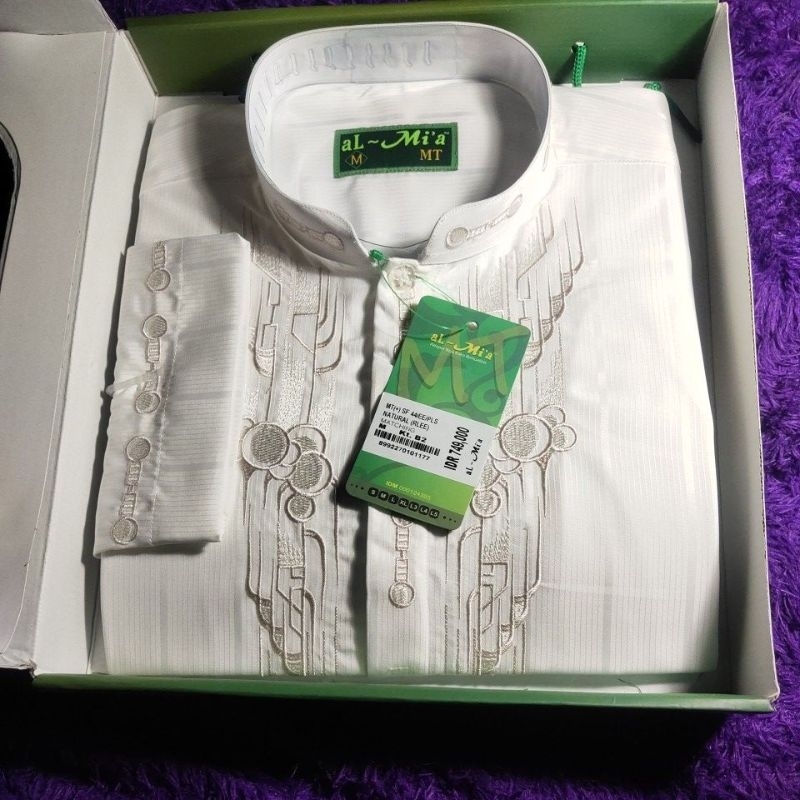 Koko Almia size M lengan panjang