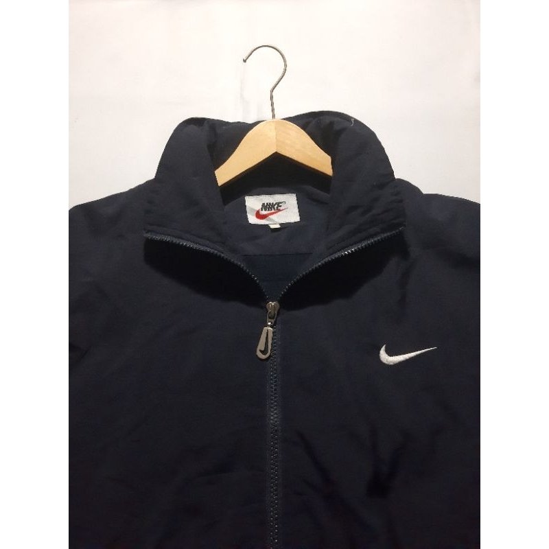 windbreaker centrang Inc big swoosh vintage carhartt patagonia