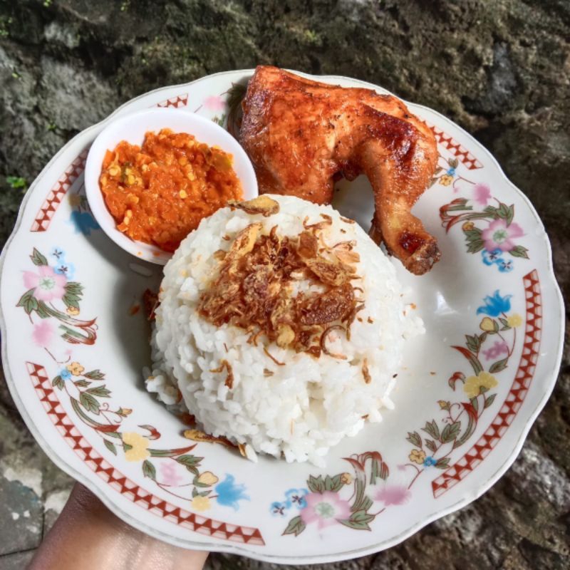 

Menu Siap Makan 6am-8pm Nasi Ayam Goreng Sambal Bawang/ Ayam Geprek (Instant only)