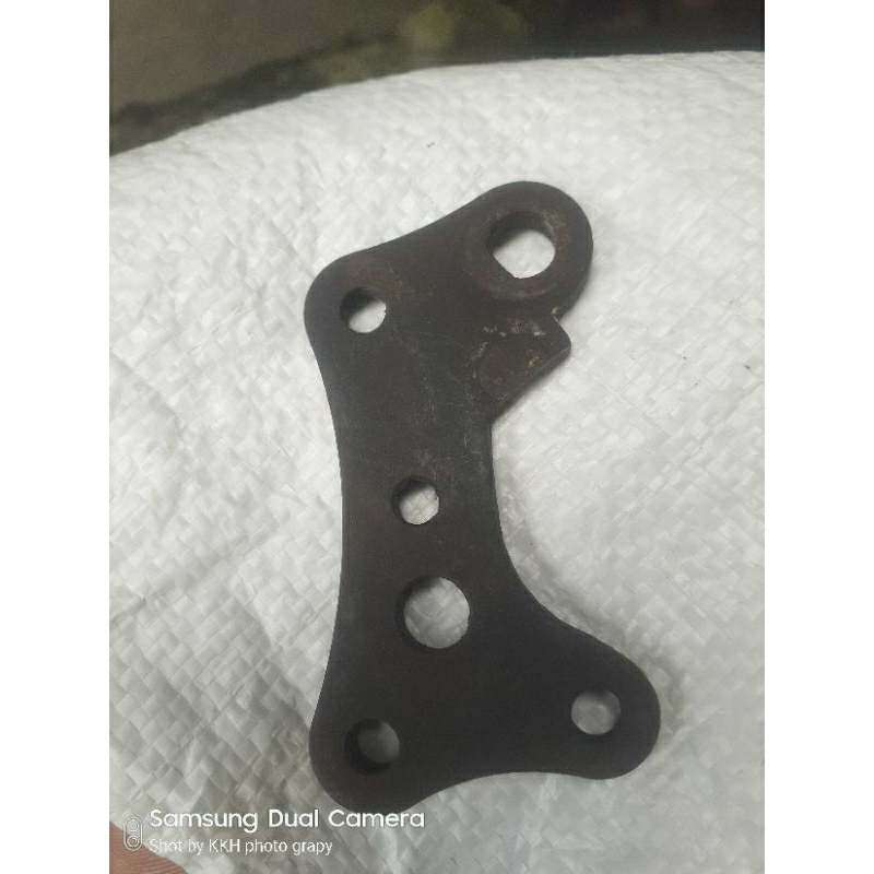 BREKET KALIPER DEPAN  ORIGINAL SATRIA FU 150