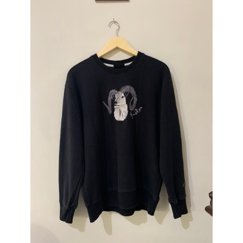 crewneck second ambler