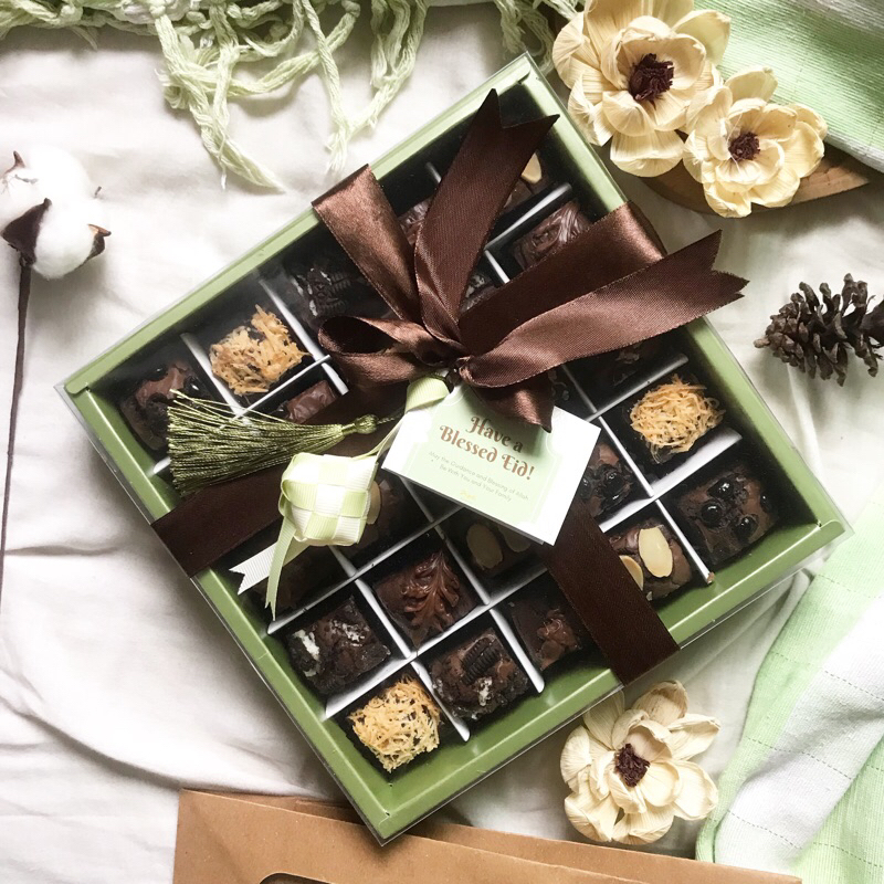 

HAMPERS LEBARAN BROWNIES