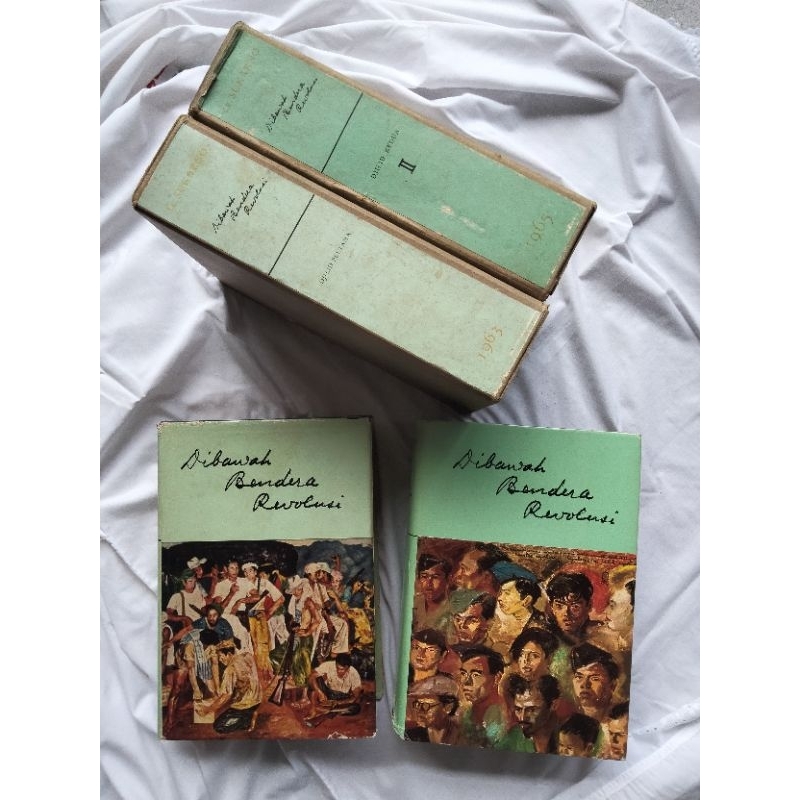 Buku Dibawah Bendera Revolusi Jilid satu