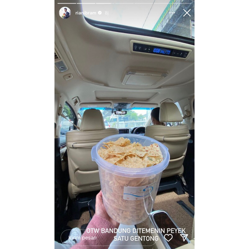 

Peyek Rempeyek Kacang Teri Rebon Kacang Ijo Mix Cemilan Asin Gurih Asli Bogor