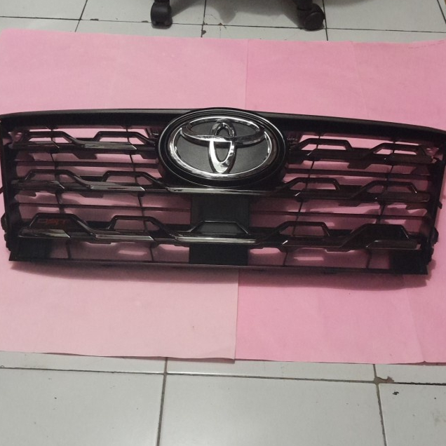 GRIL FORTUNER TRD 2019-2020-2021 - 2022 ORIGINAL