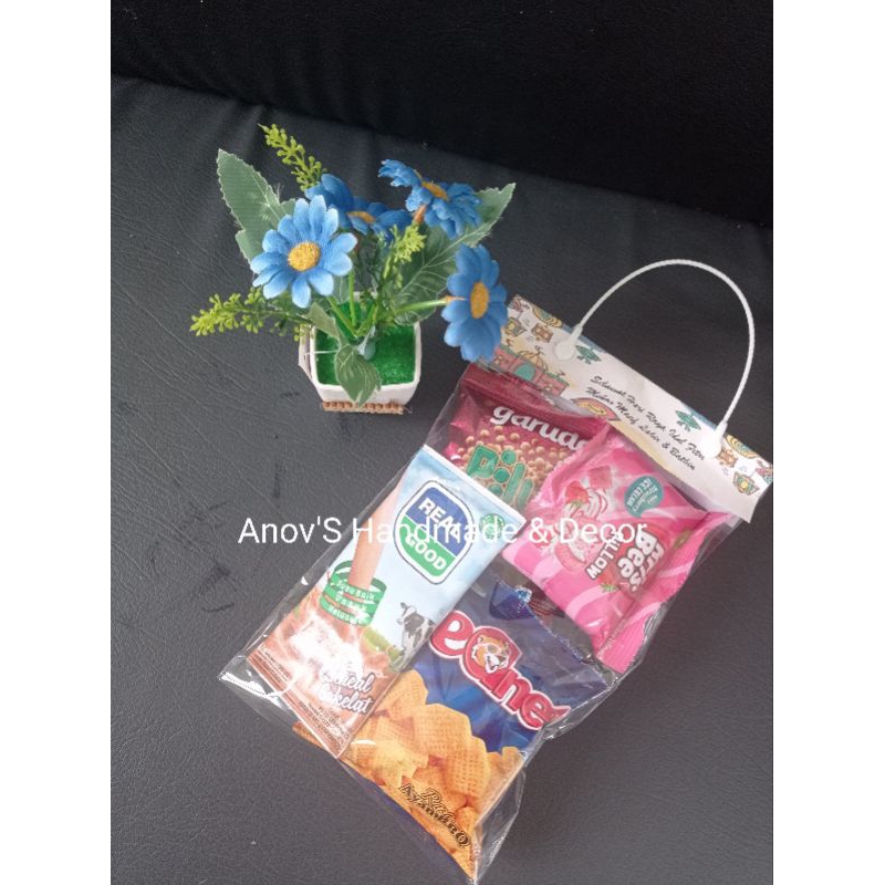 

Snack Custom Lebaran/Ultah/Tasmiyah dll