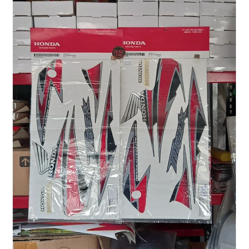 Striping sticker stiker original tiger revo tirev body warna hitam