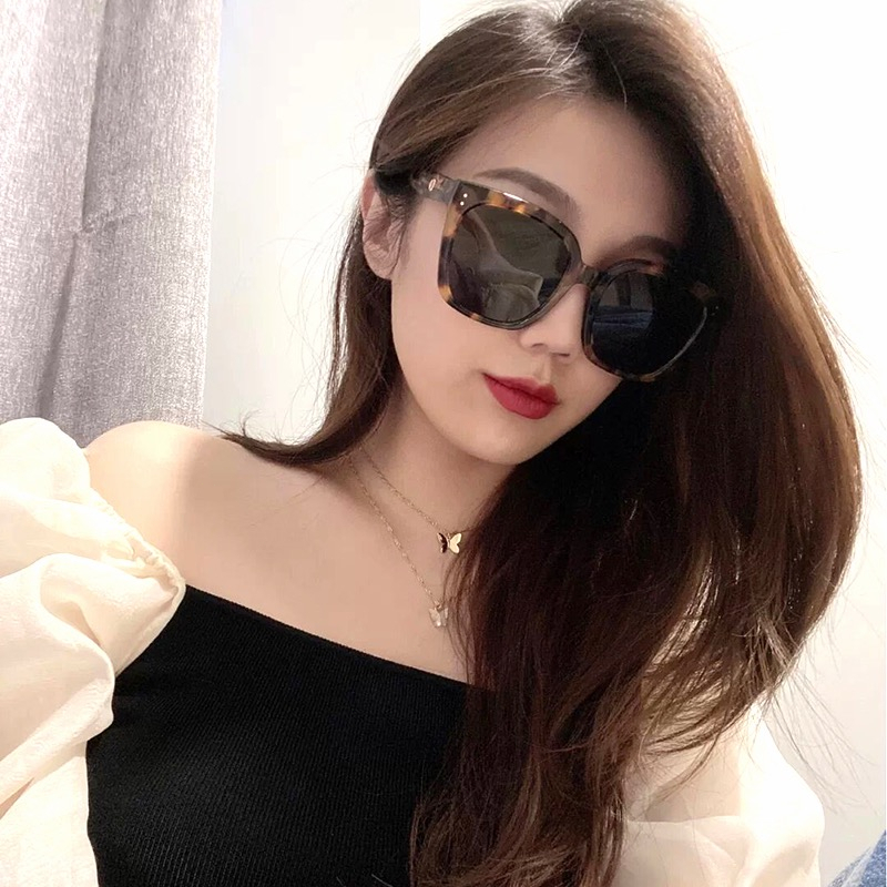 Kacamata Hitam Sunglasses Unisex Pria Wanita anti radiasi high quality material