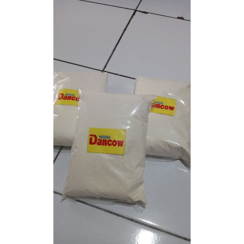 

susu Dancow bubuk.