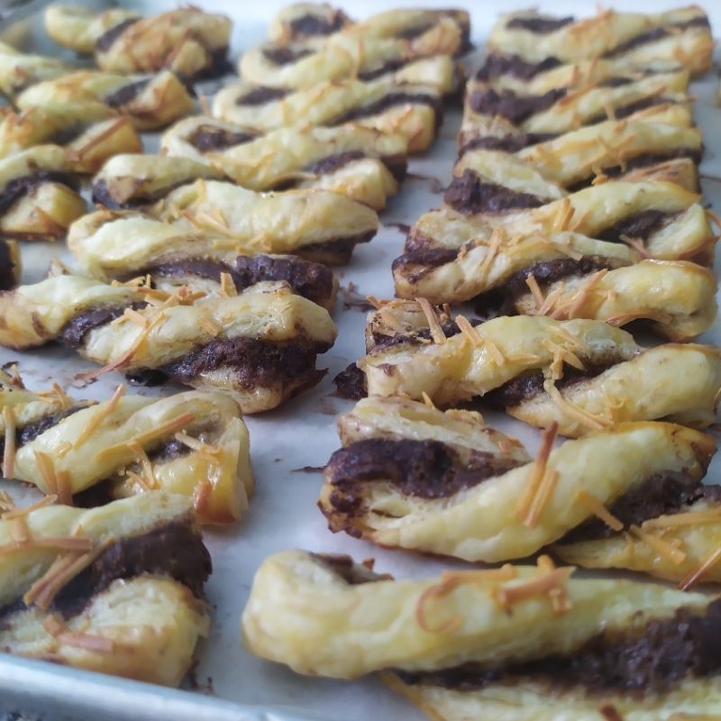 

Choco cheese puff pastry