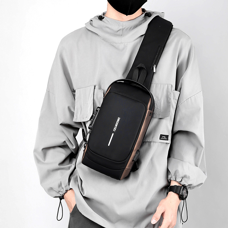 Mainland Tas Selempang Pria Waist Bag Port USB Simple Tas Bahu Modern Outdoor TS717