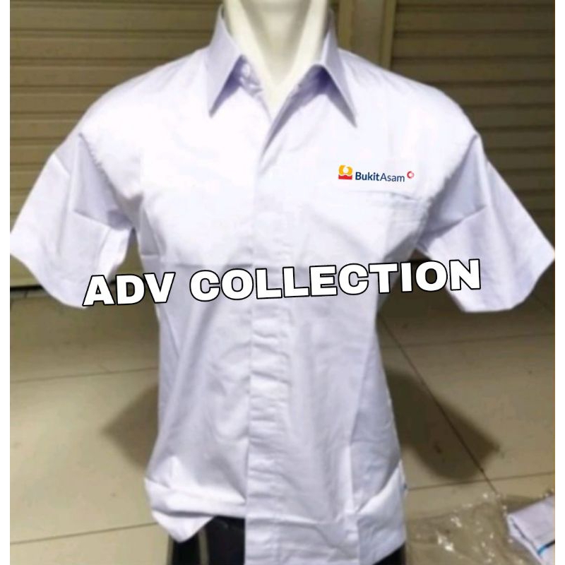 Kemeja PT Bukit Asam Putih Lengan Pendek Pria Bordir Kantung 1