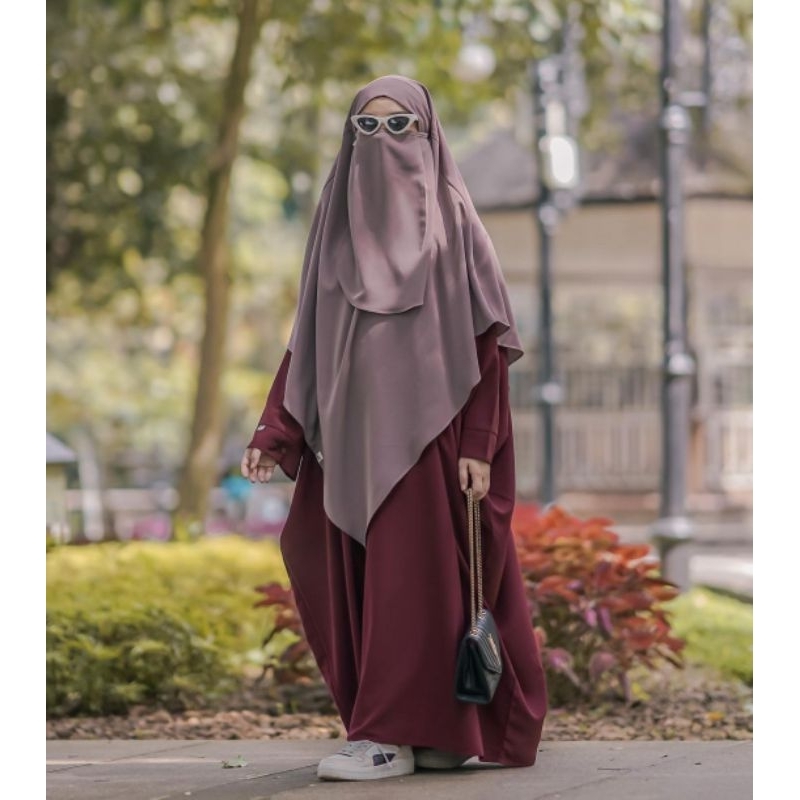 DHEAMBUN PROJECT - YUZA FRENCH KHIMAR (preloved vvgc) Taupe