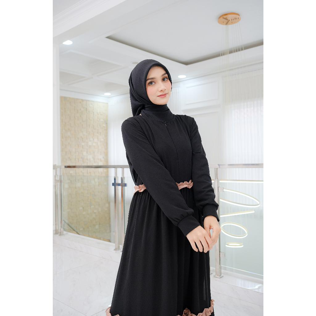 Udlia Gamis Pesta Lebaran Cerutty Nastya Hitam Kombinasi Krem  S M L XL