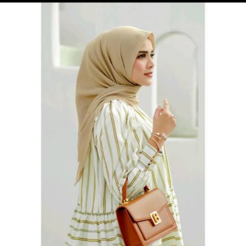 Buttonscarves Tapis Embossed Wheat