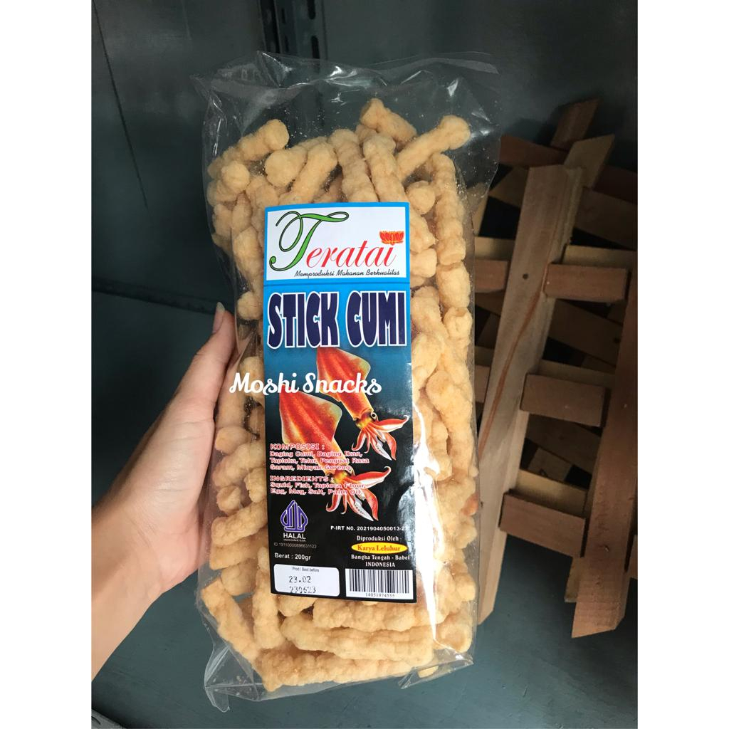 

Kemplang Bangka Goreng Stick Stik Cap Teratai Cumi 200gr / Kerupuk Krupuk Cumi Asli Bangka Halal