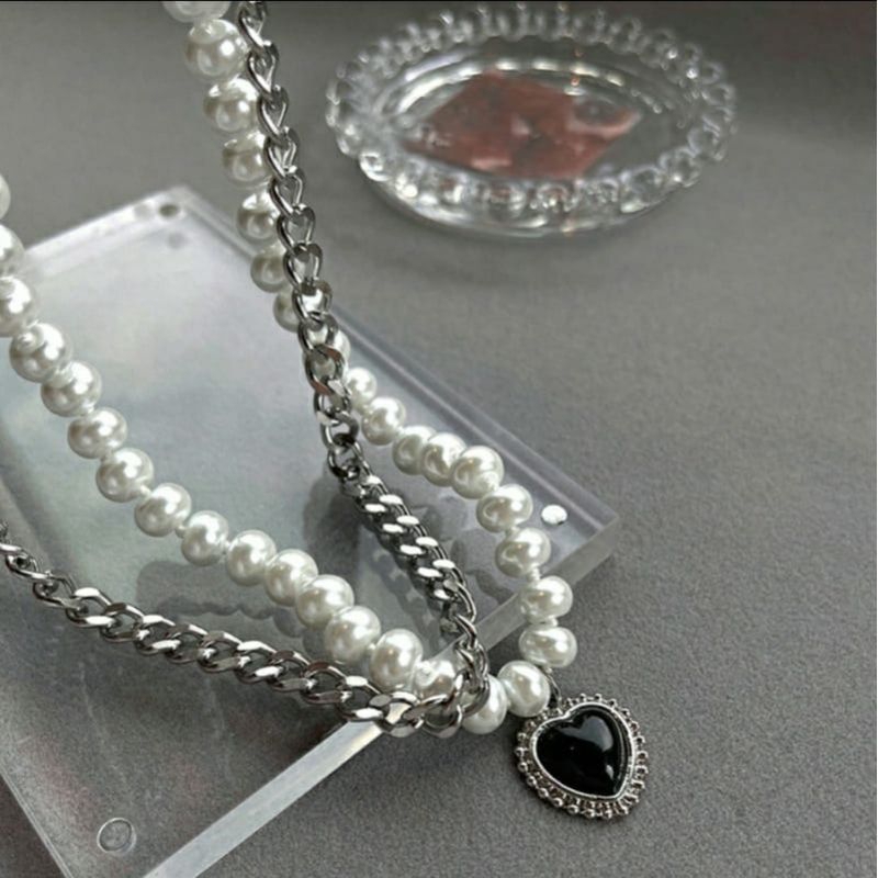 Kalung Multilayer Rantai Silver Liontin Hati Love Mosaik Kristal Hitam Anti Karat Untuk Wanita dan Pria Aksesoris Perhiasan