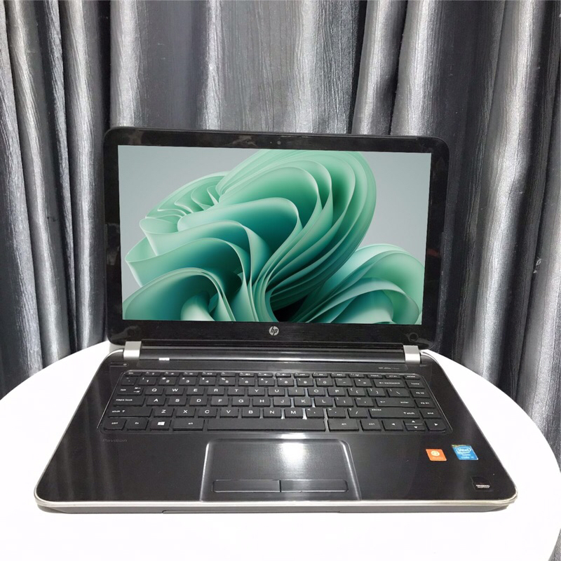 HP Pavillion 14 N037TX I5-4200U 4GB/500GB RADEON 8600M-2GB