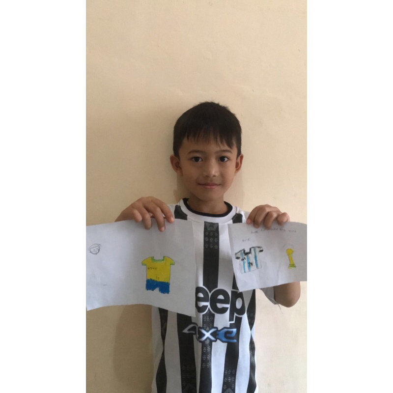

Gambaran Lukisan Anak Sepak Bola