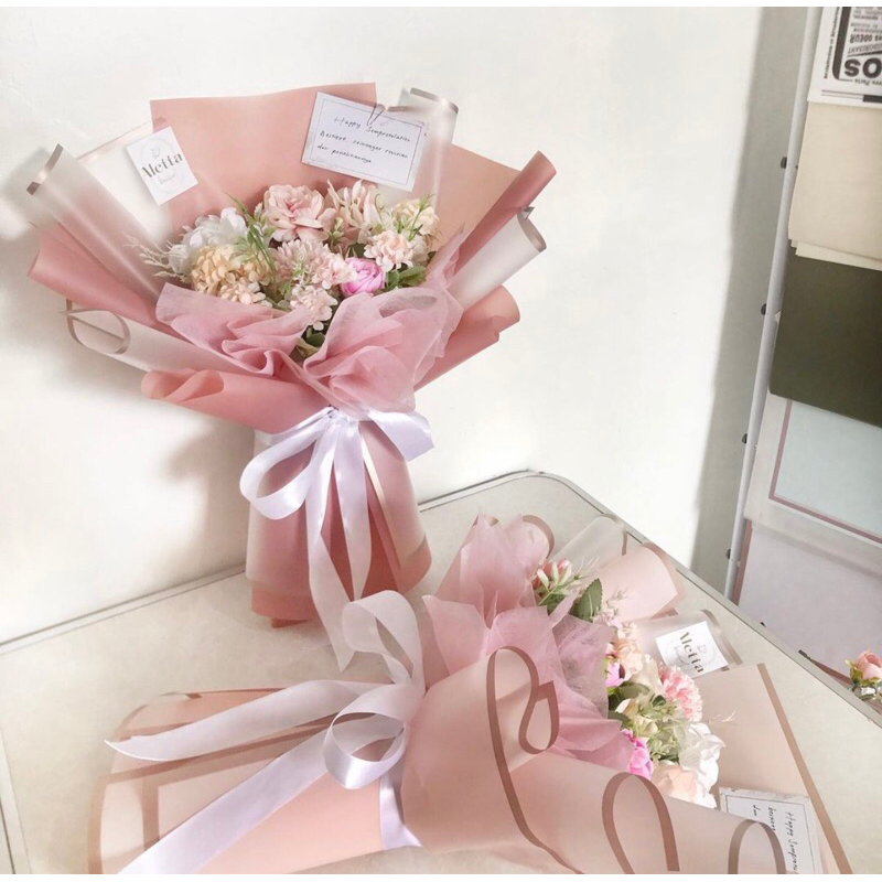 

Pink Flowers Bouquet / Buket Bunga Buket Wisuda Buket Murah