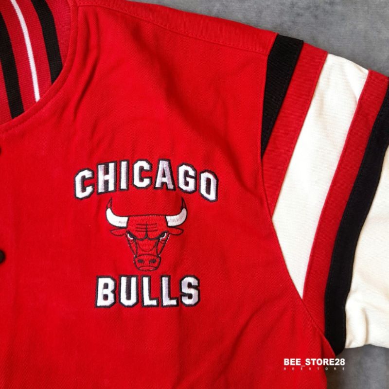 JACKET VARSITY BULLS CHICAGO NBA FINALS CHAMPIONS RED WHITE FULL BORDIR