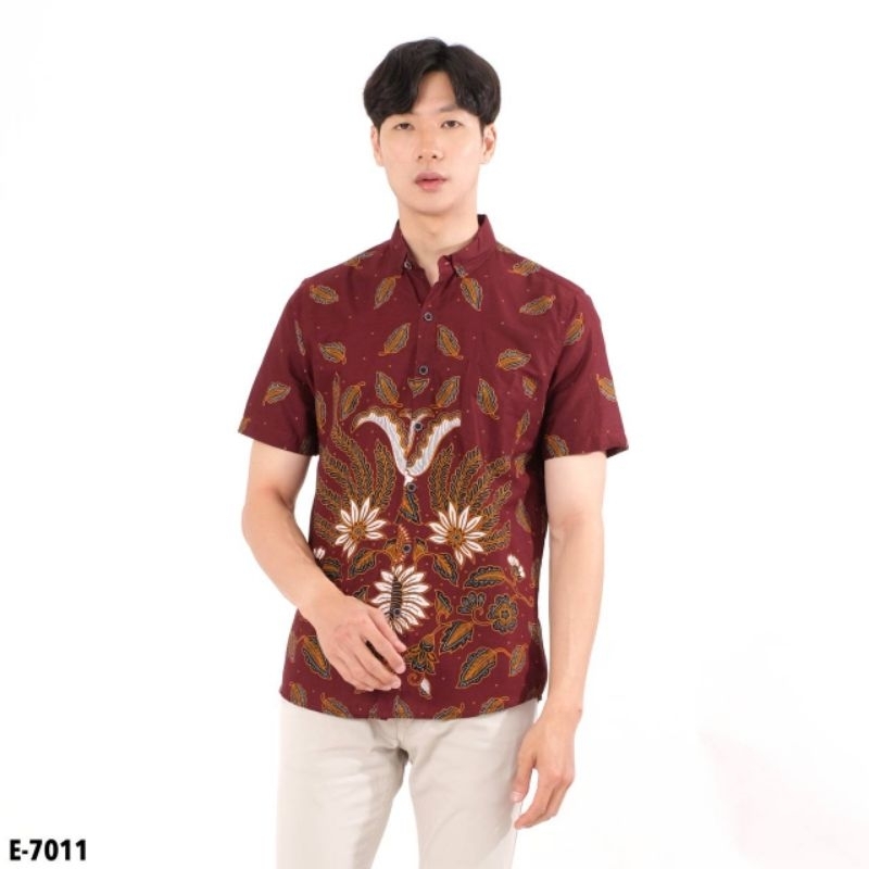 kemeja batik slim fit lengan pendek pria