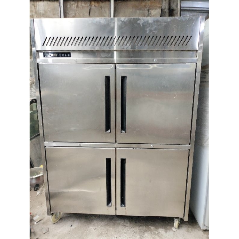 Upright freezer stainless 4 door second Gea URF-1200