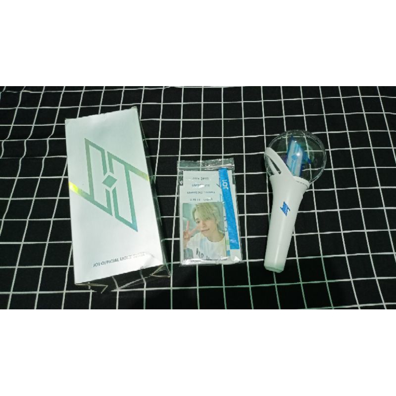 JO1 Lightstick