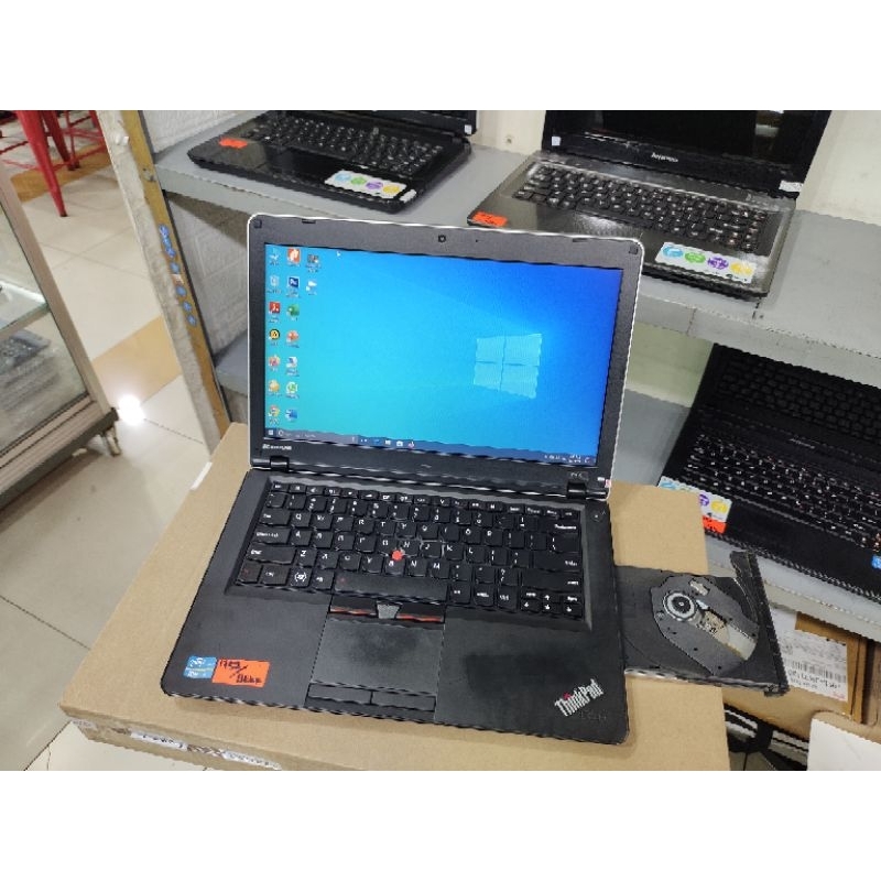 Laptop Leptop Lenovo ThinkPad E420 RAM 4GB SSD 120GB super cepat