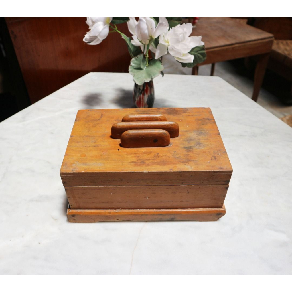 Kotak Sirih/Tempat Nyirih /Kotak Nginang Kayu Lawas