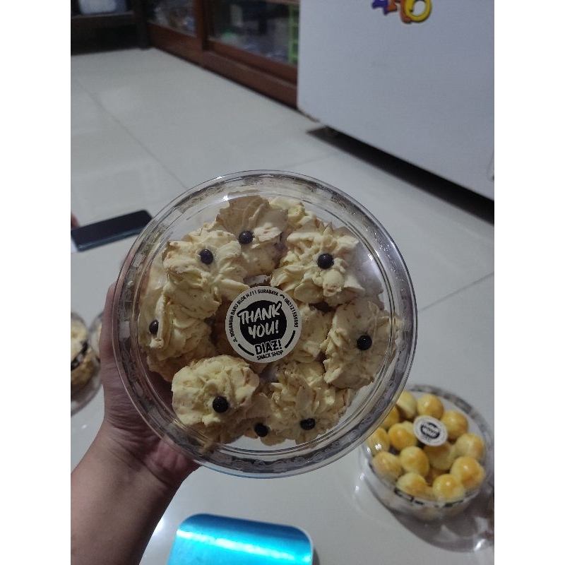 

Kue Kering by Diaz Snacks Shop
