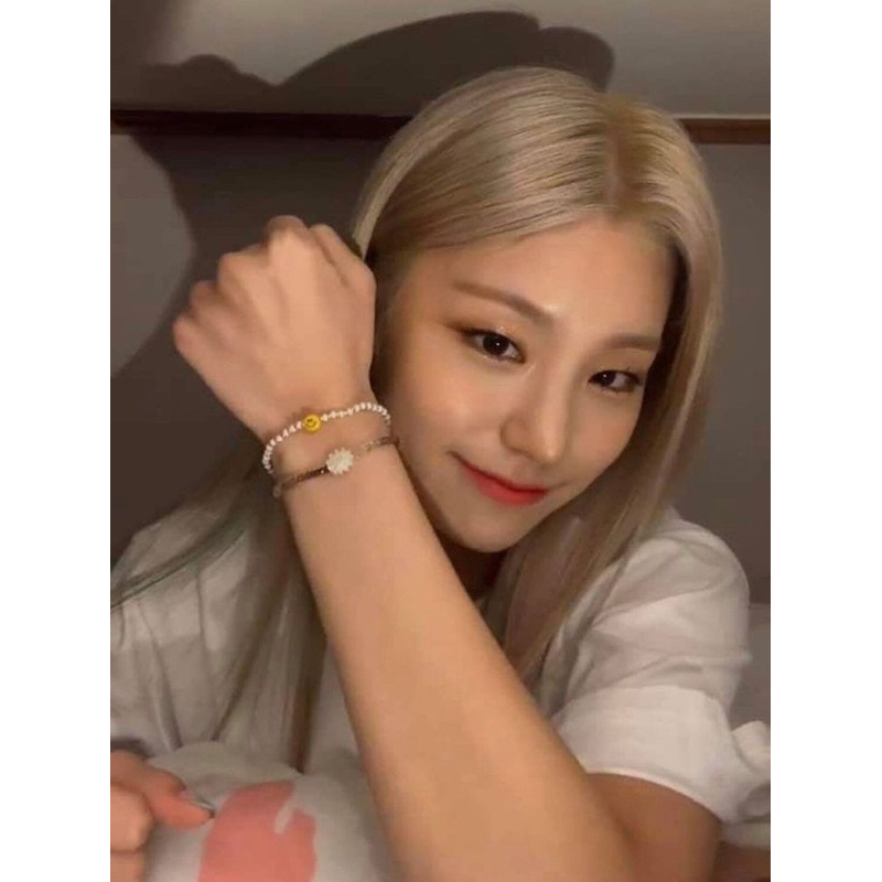 Gelang Manik Yeji Itzy