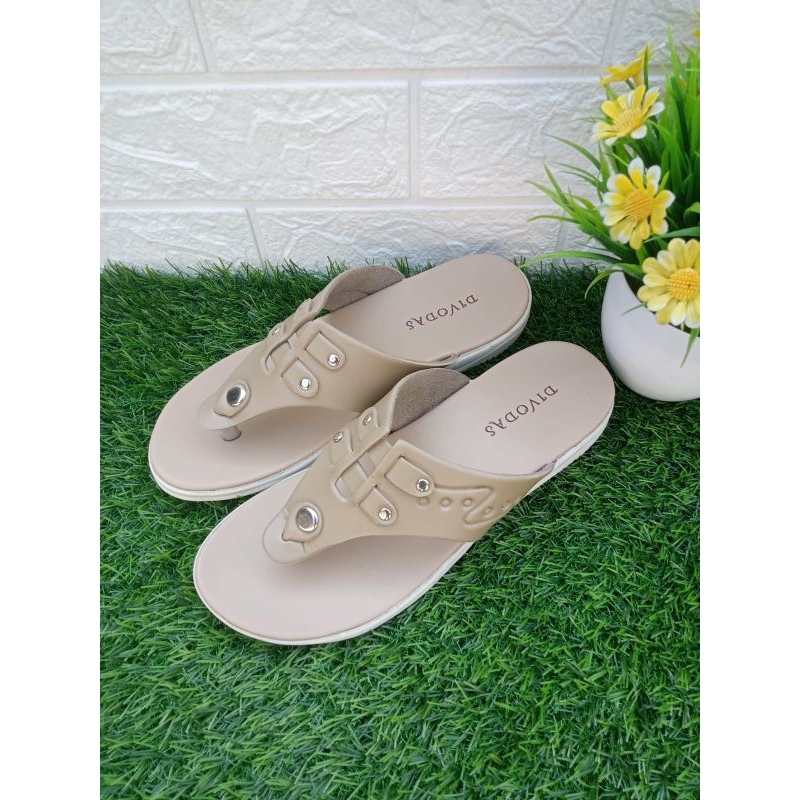 Sandal Wanita Bahan Tebal Dalaman Lembut Anti Slip (Devira)