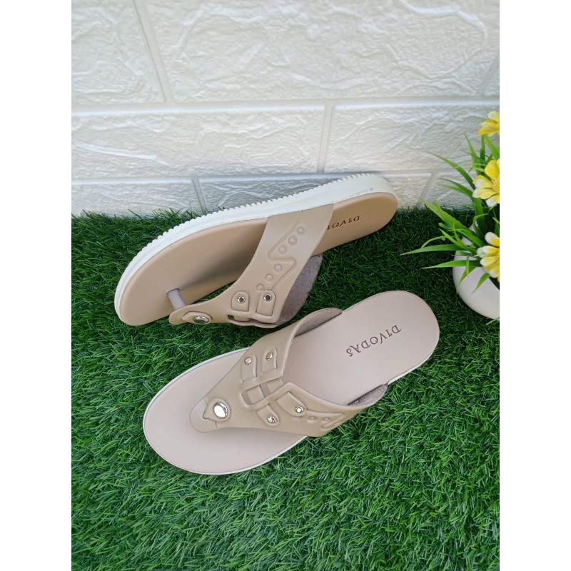 Sandal Wanita Bahan Tebal Dalaman Lembut Anti Slip (Devira)