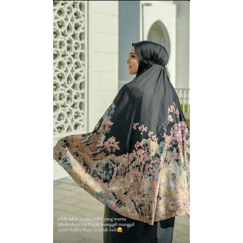 Buttonscarves Buttonscarves Al Qasr AlQasr Al-Qasr Black Dsaks Diana Chain 2 La Bella The Granada Pr