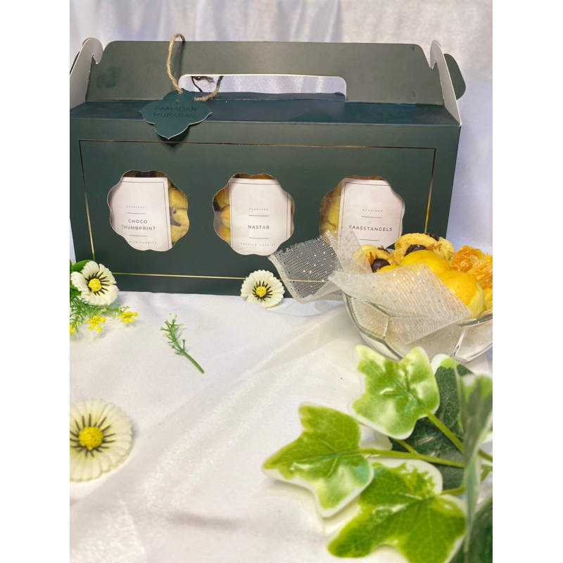 

HAMPERS LEBARAN Isi 3 Toples 250gr Kue Kering