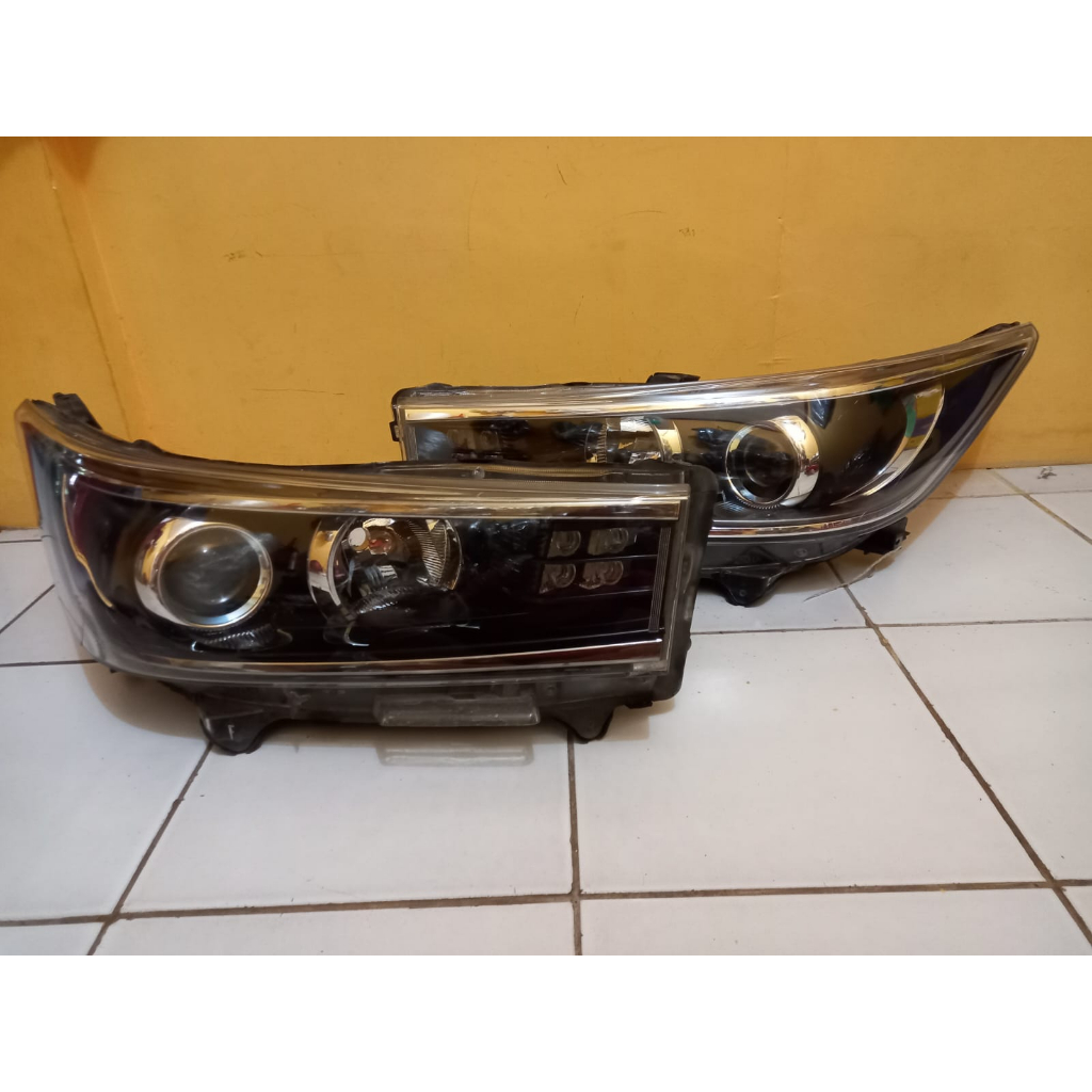 Head lamp INNOVA REBORN VENTURER