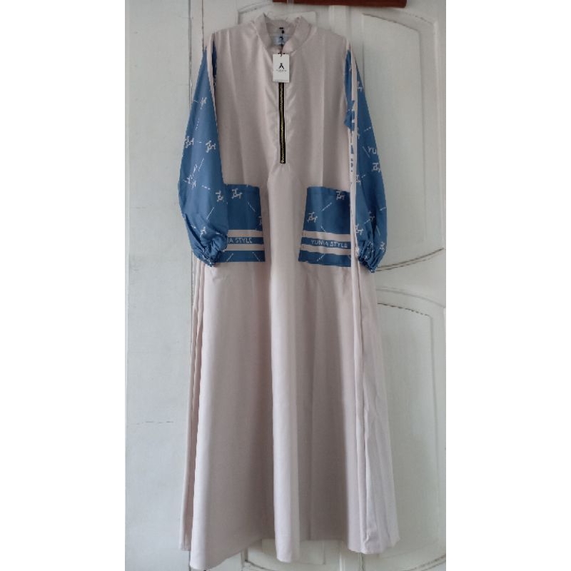 Abaya Yunia Syar'i