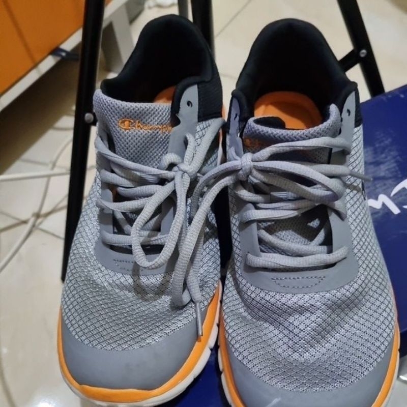 Sepatu Champion size 43 Preloved ori counter