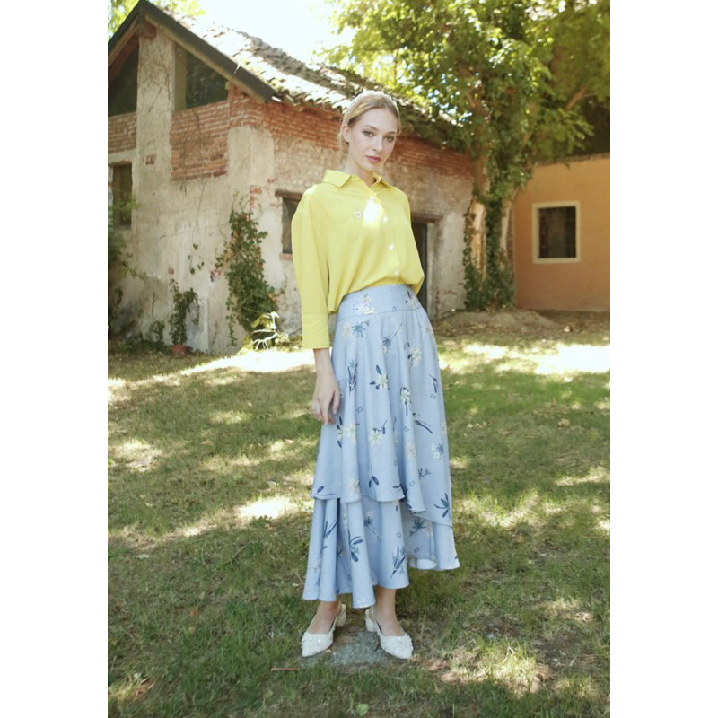 Gaia skirt wearingklamby