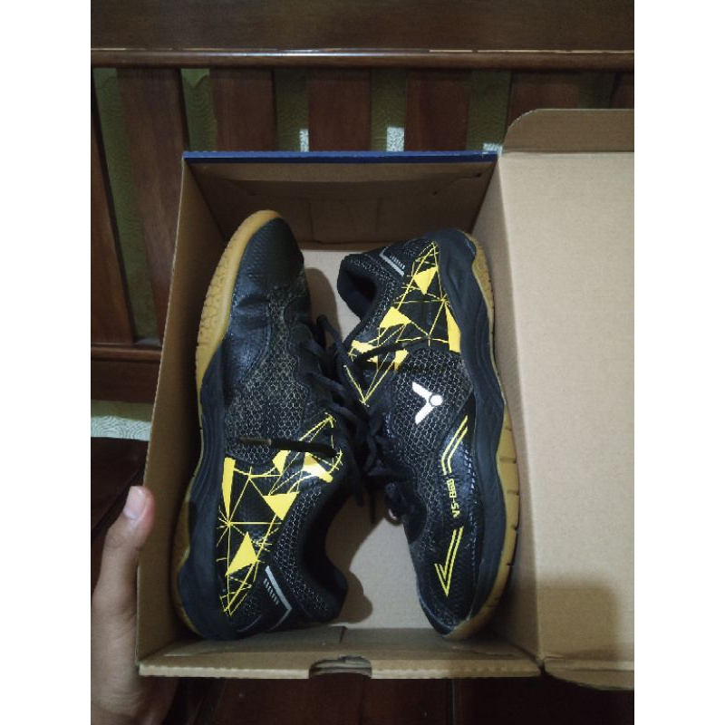 sepatu badminton victor ori second