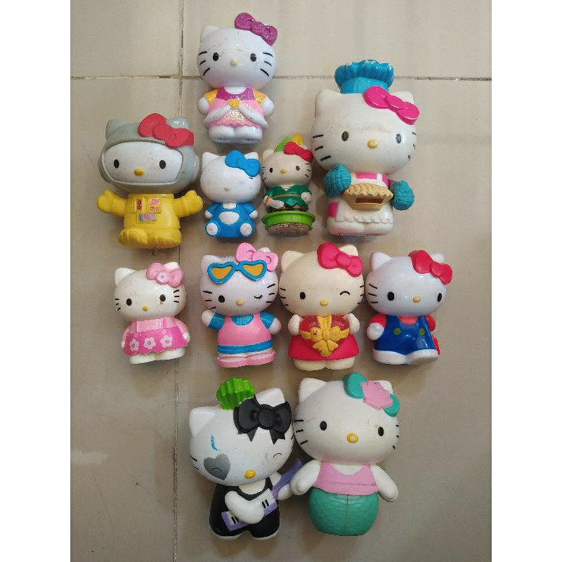 Figure Hello Kitty / Cinnamoroll / My Melody / Kuromi aneka pose Mainan Happy Meal McD
