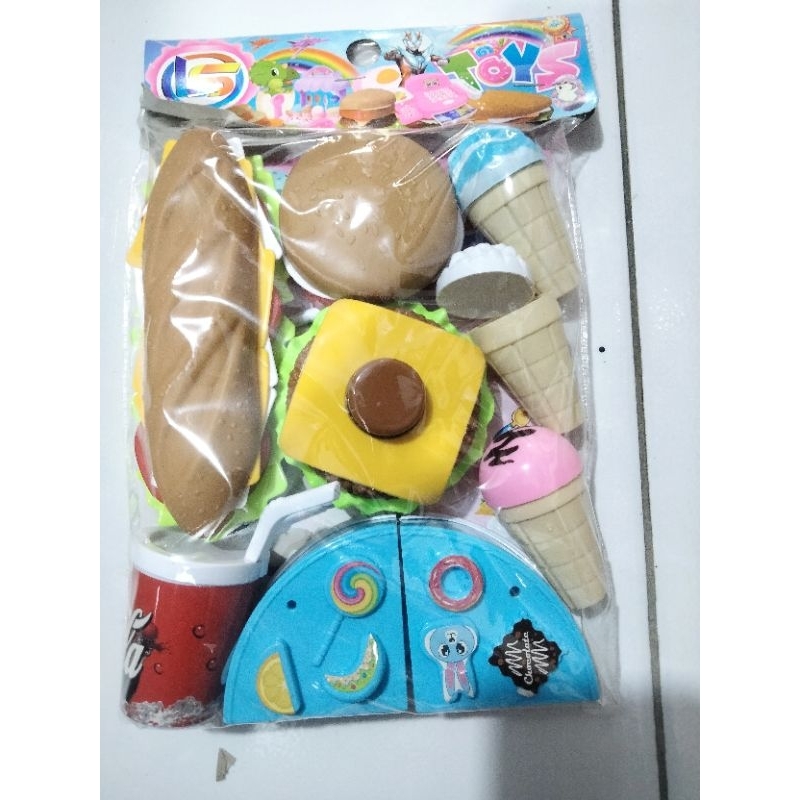 

Sweet ice cream & Fast Toys