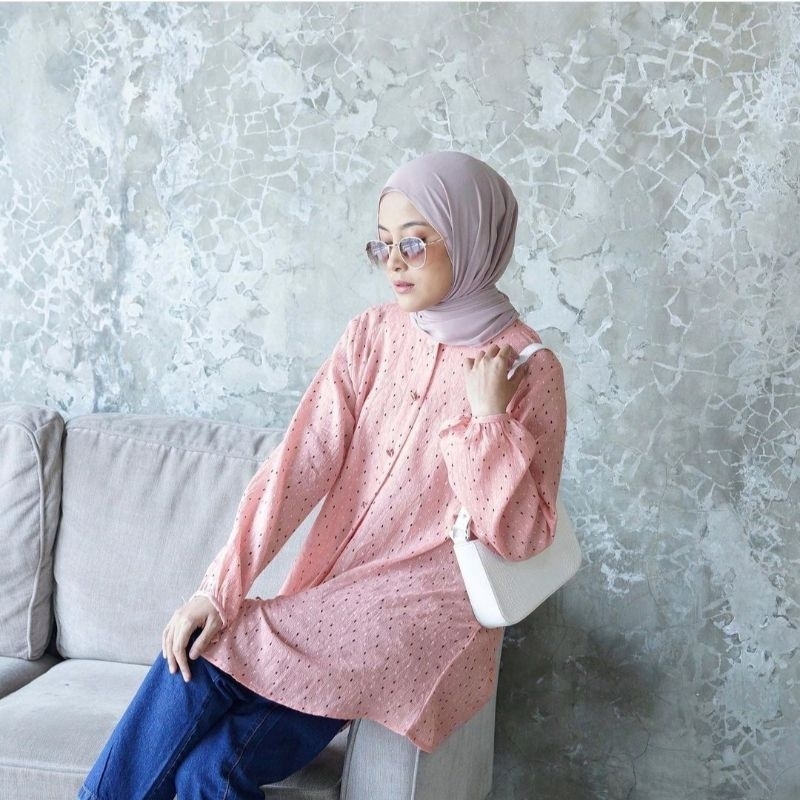 Preloved Lucy Blouse Vanilla Hijab