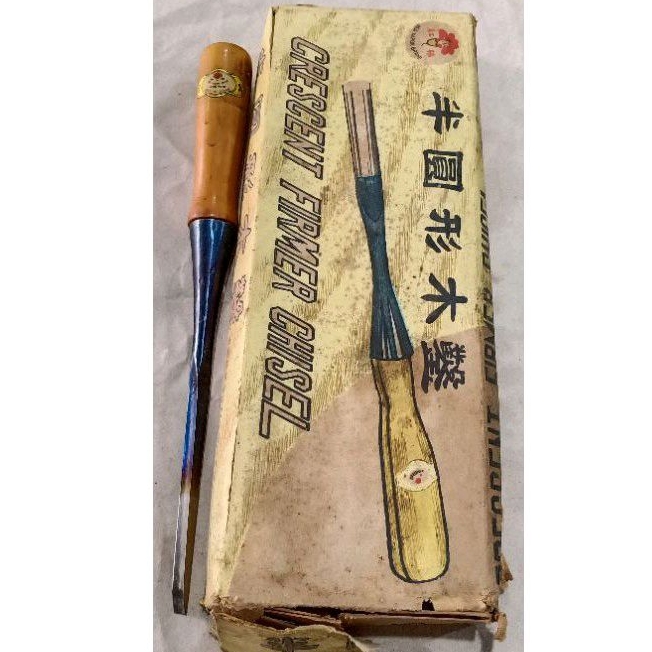 Pahat Kayu Setengah Bulat. Merk Red Kapok Brand. Ukuran ¼". Made in China.