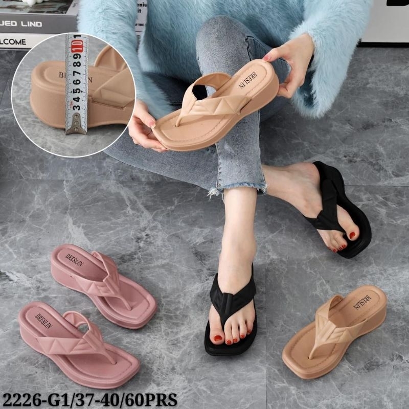 sandal jepit wanita/sandal wedges import terbaru